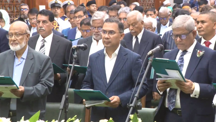 শপথ নিলেন তারেক রহমানসহ বিএনপির নবনির্বাচিত এমপিরা: নতুন সূর্যের অপেক্ষায় বাংলাদেশ