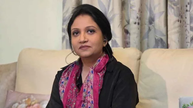 বাবার মন্ত্রণালয়ের দায়িত্বে মেয়ে