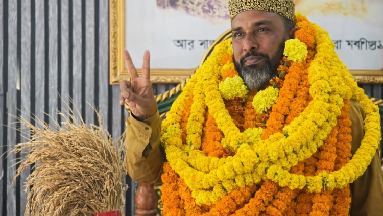 হরিরামপুরে ফুলের ভালোবাসায় সিক্ত -মোল্লা শাহিন