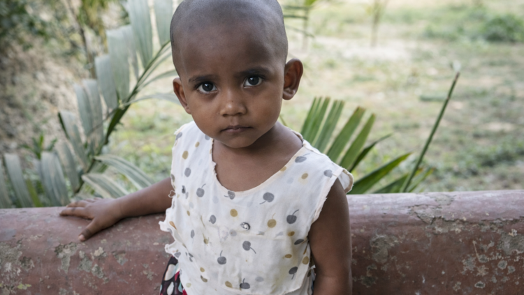 নওগাঁয় কন্যা সন্তানকে ফেলে পালিয়ে গেছে এক পাষণ্ড গর্ভধারিণী মা