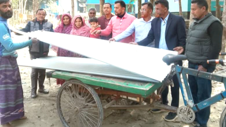 মাদারীপুরের কালকিনিতে অসহায় দিনমজুর পরিবারের  পাশে বিএনপি