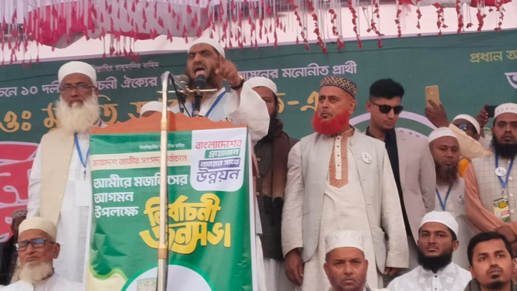 রায়গঞ্জে দুর্নীতি মুক্ত বাংলাদেশ গড়তে রিকশায় ভোট চাইলেন  আল্লামা মামুনুল হক