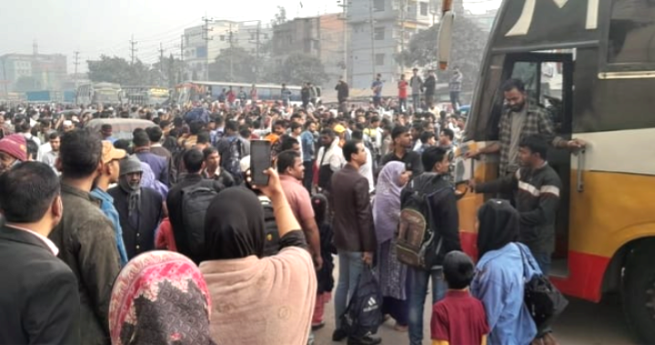 গাজীপুরে মহাসড়কে ভাড়া বৃদ্ধির প্রতিবাদে অবরোধ