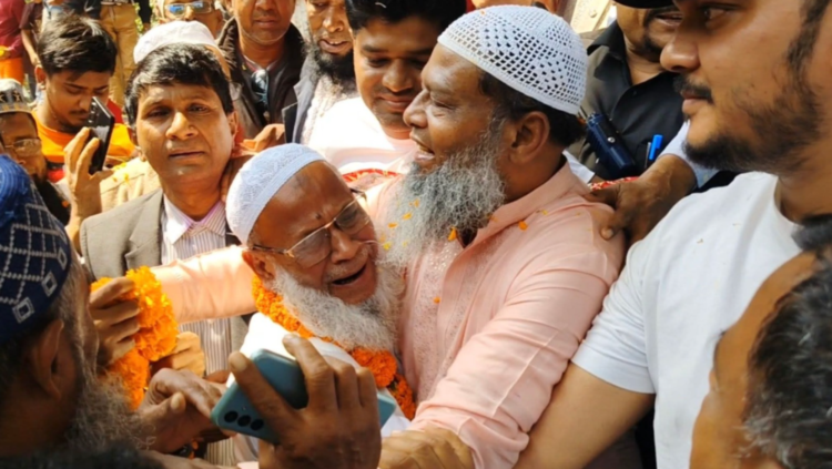 নবনির্বাচিত সংসদ সদস্য শেখ মো. আব্দুল্লাহকে গণসংবর্ধনা