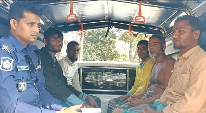 ‎ভ্রাম্যমাণ আদালতে ৫ জনের দুই মাসের বিনাশ্রম কারাদণ্ড