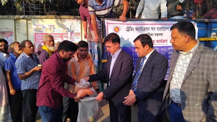 নীলফামারীতে টিসিবির পণ্য বিক্রয় কার্যক্রম উদ্বোধন