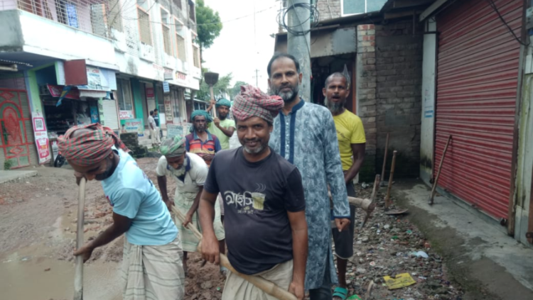 দীর্ঘদিনের বেহাল সড়ক সংস্কারে স্বস্তি, উন্নয়নের ধারাবাহিকতায় এমপির কাছে এলাকাবাসীর প্রত্যাশা