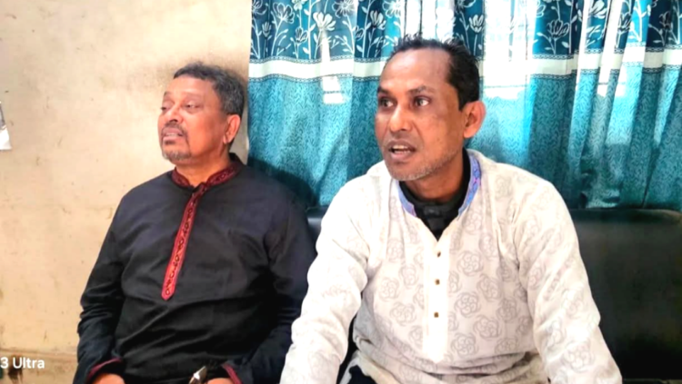 গাইবান্ধায় কেন্দ্রীয় শহীদ মিনারে ‘জয় বাংলা’ স্লোগানে ঝটিকা মিছিল, আটক ২ আ’লীগ নেতা