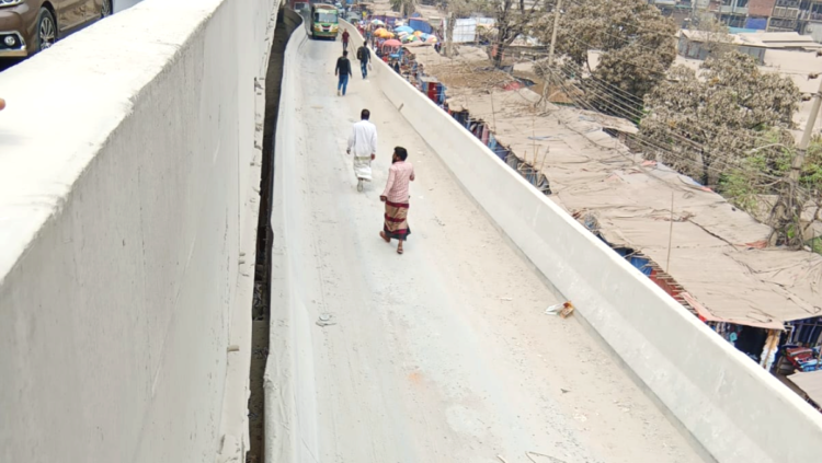 ঐতিহাসিক তুরাগের ভাঙা সেতু: মানববন্ধন বৃথা, সরকারের দৃষ্টি দরকার