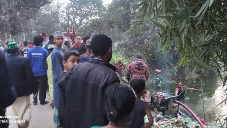 হবিগঞ্জ পৌর এলাকার মাহমুদাবাদ দুটি বসতঘর আগুনে পুড়ে ছাই