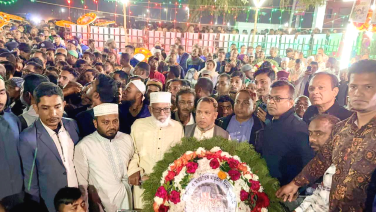 একুশের প্রথম প্রহরে ঝালকাঠি জেলা বিএনপির শ্রদ্ধা নিবেদন