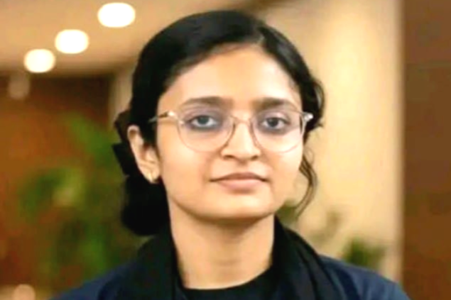 চট্টগ্রাম বিশ্ব বিদ্যালয়ের উপমা দত্তের সৎকার সম্পন্ন  বাড়িতে শোকের মাতম