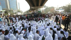 ২৪ ঘণ্টার ‘আল্টিমেটাম’ দিয়ে সাতরাস্তা মোড় ছাড়লেন কারিগরির শিক্ষার্থীরা