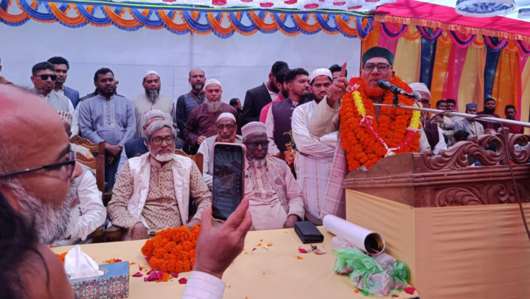 মোরেলগঞ্জের গণমানুষের ভালোবাসায় সিক্ত হলেন এম পি আলিম