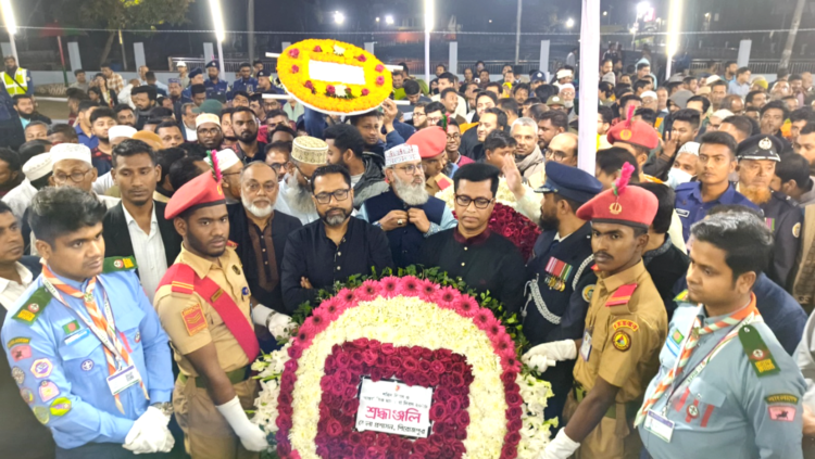 পিরোজপুরে গৃহায়ন ও গণপূর্ত প্রতিমন্ত্রীর   ভাষা শহীদদের প্রতি শ্রদ্ধা নিবেদন