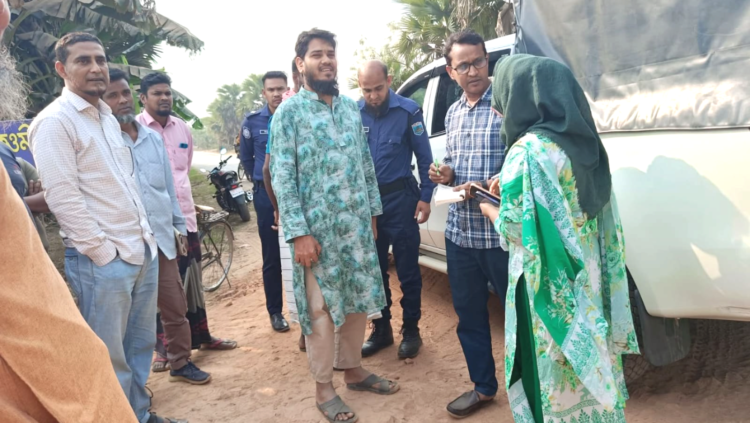 নওগাঁ জেলার পোরশায় অবৈধভাবে মাটি কাটার অপরাধে ষাটহাজার টাকা জরিমানা