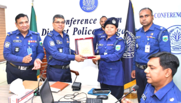 নওগাঁ জেলার পুলিশ সুপারের কার্যালয়ের সম্মেলন কক্ষে মাসিক অপরাধ পর্যালোচনা সভা অনুষ্ঠিত হয়