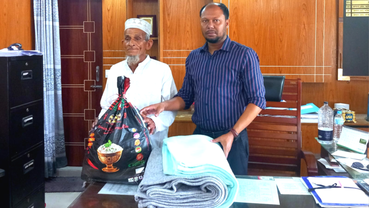 ঝালকাঠী’র কাঁঠালিয়ায় অগ্নিকাণ্ডে ক্ষতিগ্রস্ত পরিবারকে পিআইও অফিসের সহায়তা