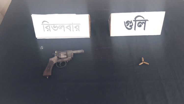 রাজশাহীতে র‍্যাবের অভিযান বিদেশী রিভলবার ও গুলি উদ্ধার