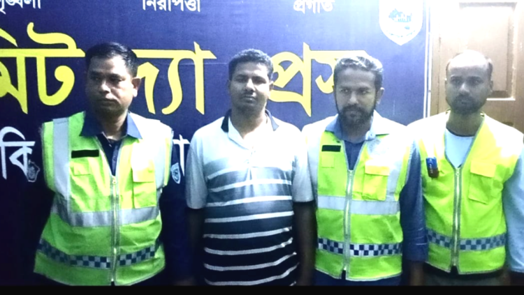 হিলিতে এসপির গাড়ি আটকে মব সৃষ্টির চেষ্টা, এসআর পরিবহনের চালক গ্রেফতার