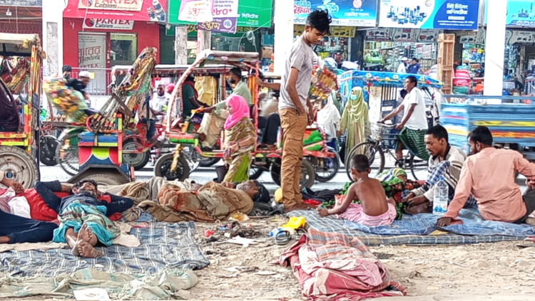 মাদক সেবিদের পদচারণায় মুখরিত টঙ্গীর স্টেশন রোড