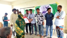 আমতলীতে অসহায় নারীদের মাঝে স্বপ্ন ছোঁয়া স্বেচ্ছাসেবী যুব সংগঠনের ঈদ বস্ত্র বিতরণ