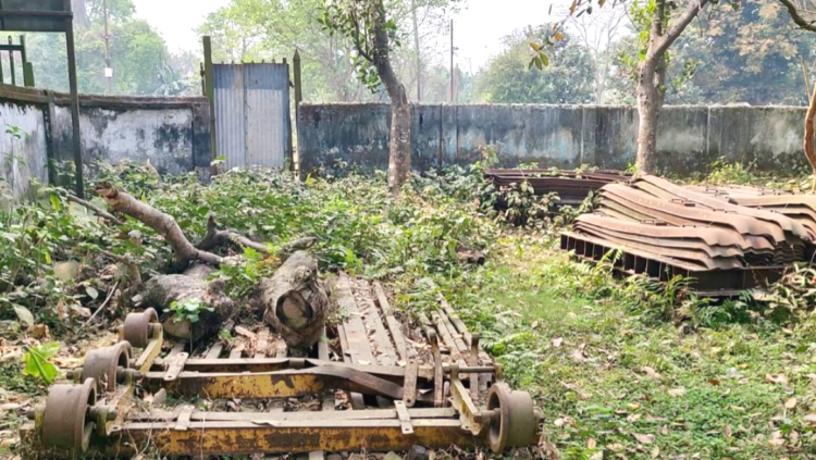 হিলি রেলস্টেশন থেকে পিডব্লিউ অফিস সরানোয় ক্ষোভ, উন্নয়ন থমকে যাওয়ার আশঙ্কা