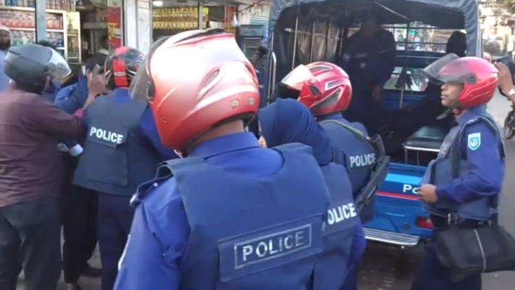 গড়েয়ায় ট্যাপেন্টাডল ট্যাবলেটসহ দুই যুবক গ্রেপ্তার