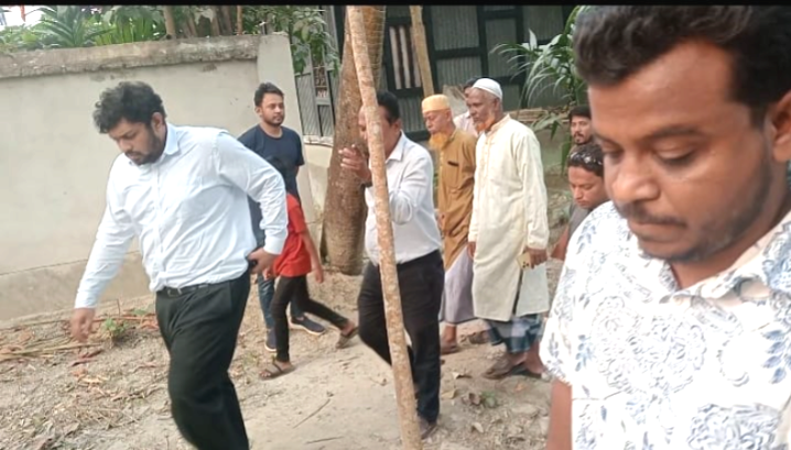 ধনারপাড় বারু মিয়াজি বাড়ি জামে মসজিদের রাস্তা নিয়ে উত্তেজনা: সরেজমিনে তদন্তে ইউএনও, দ্রুত কাজ শুরুর নির্দেশ