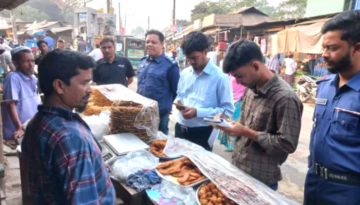 ‎খোলা ড্রামে জ্বালানি তেল বিক্রি বন্ধে শেরপুরে মোবাইল কোর্ট, জরিমানা ৯,৫০০ টাকা