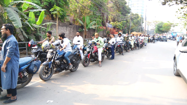 তেল নিয়ে তেলেসমতি