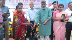 নওগাঁয় ক্ষুদ্র-নৃ-গোষ্ঠির শত পরিবারে ছাগল বিতরণ করলেন, এমপি ফজলে হুদা বাবুল 