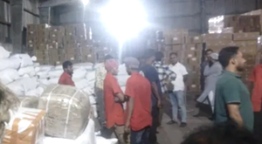 বেনাপোল স্থলবন্দরে ছয় কোটি টাকার পণ্য আটক