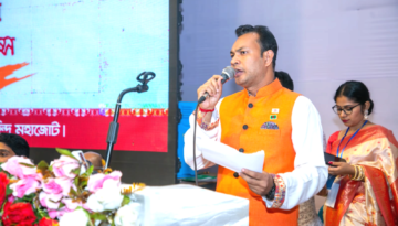 “সরকার যায় সরকার আসে কিন্তু এসব নীতি কখনো পরিবর্তন হয় না” — প্রদীপ কান্তি দে।