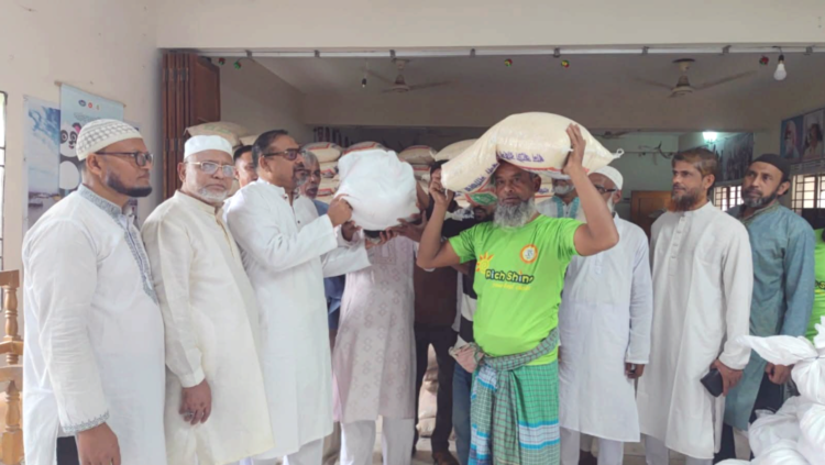 বজ্রযোগিনীতে ১৬০০ পরিবারে খাদ্যসামগ্রী বিতরণ