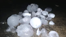 ধর্মপাশা ও মধ্যনগরে শিলাবৃষ্টি আতঙ্কে কৃষক