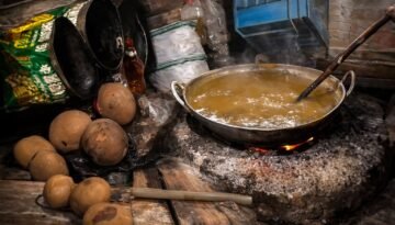 যশোরের শার্শা উপজেলার এলাকায় ভেজাল গুড় তৈরি