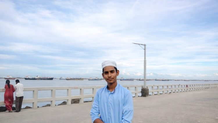 হাটহাজারীর মাদ্রাসা থেকে ছাত্র নিখোঁজ, এক মাসেও মেলেনি সন্ধান—দিশেহারা পরিবার