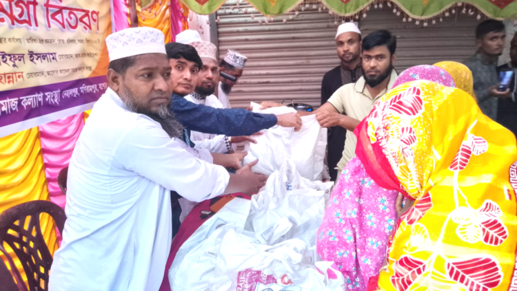 মনিরামপুরে হতদরিদ্রদের মাঝে ঈদ সামগ্রী বিতরণ