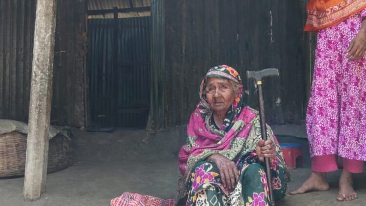​গড়েয়ায় শিলাবৃষ্টিতে বিধ্বস্ত ঘর, মেলেনি সরকারি সহায়তা