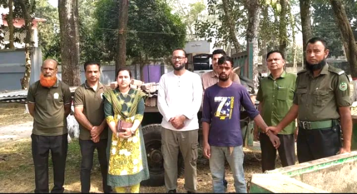 টিনের আড়ালে বালু পাচার, ঝিনাইগাতীতে যুবকের জেল