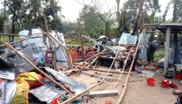 বিরলের পল্লীতে জমি-জমার বিরোধে বাড়ী ঘর ভাংচুরের অভিযোগ উঠেছে