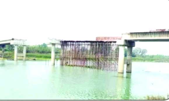 আত্রাই নদে কালনা-বিষ্ণুপুর সেতু নির্মাণে দীর্ঘসূত্রতা, চরম ভোগান্তিতে মানুষ