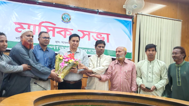রংপুর জেলা পরিষদের প্রশাসকের সাথে পীরগন্জ প্রেসক্লাবের সাংবাদিকদের মতবিনিময় সভা অনুষ্ঠিত