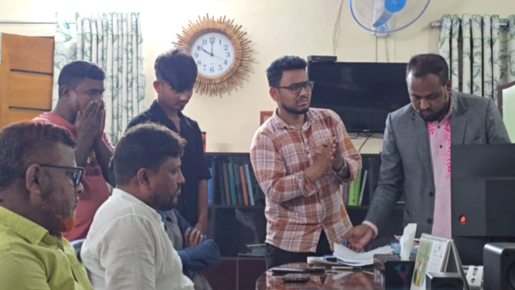 নীলফামারীতে ১৩ লিটার তেল চুরির অভিযোগে তিন শ্রমিকের কারাদণ্ড ও জরিমানা