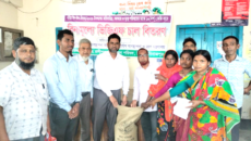 রাণীপুকুর ইউনিয়নে ৫৭৫৭ পরিবারের মাঝে বিনামূল্যে ভিজিএফ এর চাল বিতরণ