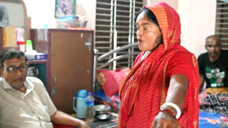 ডাকাতি করতে না পেরে দুই লাখ টাকা চাঁদা দাবি