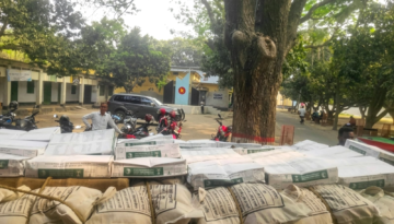 গোদাগাড়ীতে পৌঁছেছে খেজুর ও ত্রাণ সামগ্রী নতুন সমীকরণের ইঙ্গিত ঘিরে জনমনে চাঞ্চল্য