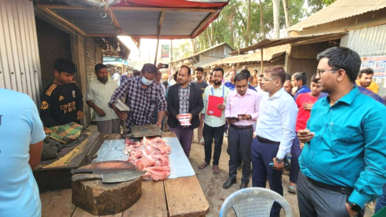 বাজার নিয়ন্ত্রণে ডিমলায় ভ্রাম্যমাণ আদালতের অভিযান জোরদার