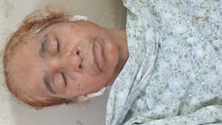 দুল ছিনিয়ে নিতে নারীর ২কান ছিড়ে পেলেছে বখাটেরা